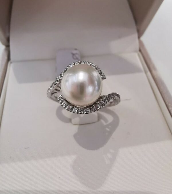 anello perla e brillanti
