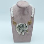 Collana di cristallo di rocca con centrale in argento