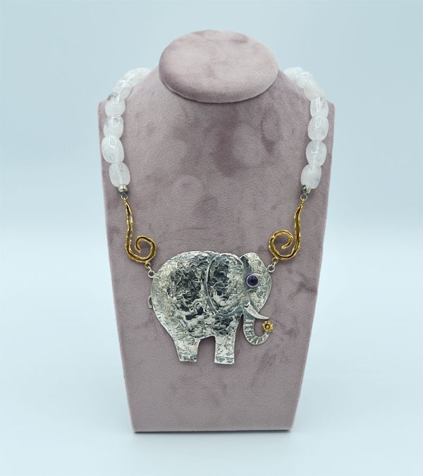 Collana di cristallo di rocca con centrale in argento