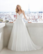Abito-da-sposa-da-principessa-in-pizzo-Luna-Novias