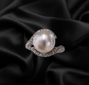 Anello oro bianco, perla e brillanti ok