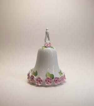 Campana porta fortuna in ceramica – Fiorellini in rilievo